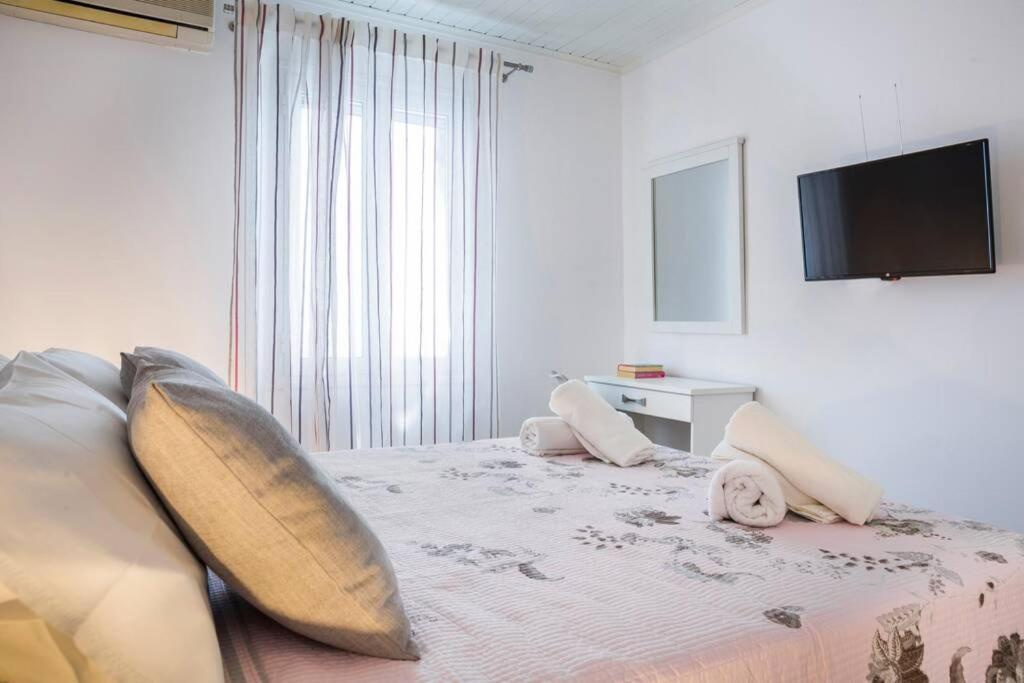 Thea Apartment Vlachata Bagian luar foto