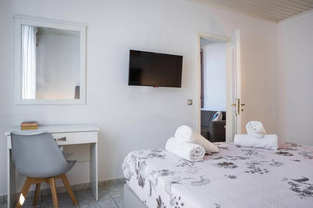 Thea Apartment Vlachata Bagian luar foto